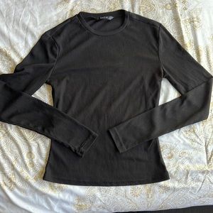 Black round neck rib-knit